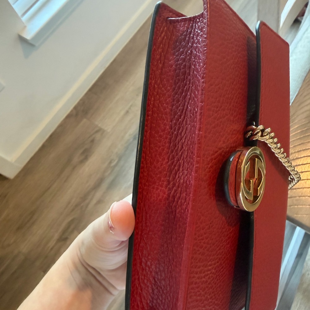 Gucci Red Crossbody Bag with Gold Chain - Picture 2 of 9